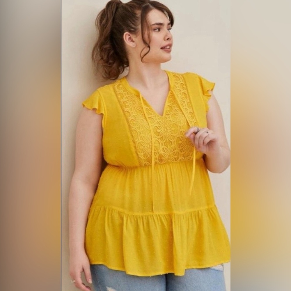 Torrid Yellow Chiffon Swiss Dot Crochet Inset Tie-Front Top Sz 2 or XXL